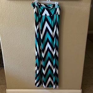 Shirt medium Navy blue, Teal, and White